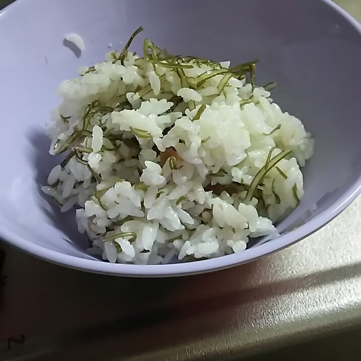 お弁当にも♪梅こんぶご飯